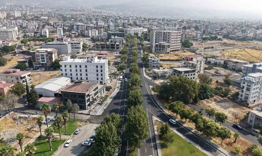 Kahramanmaraş'ta ulaşımda konforu artıran Lütfi Köker Bulvarı'ndaki büyük yenileme tamamlandı