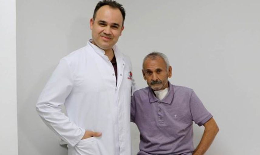 71 yaşındaki katip Zenker divertikülü hastalığını ameliyatla yendi