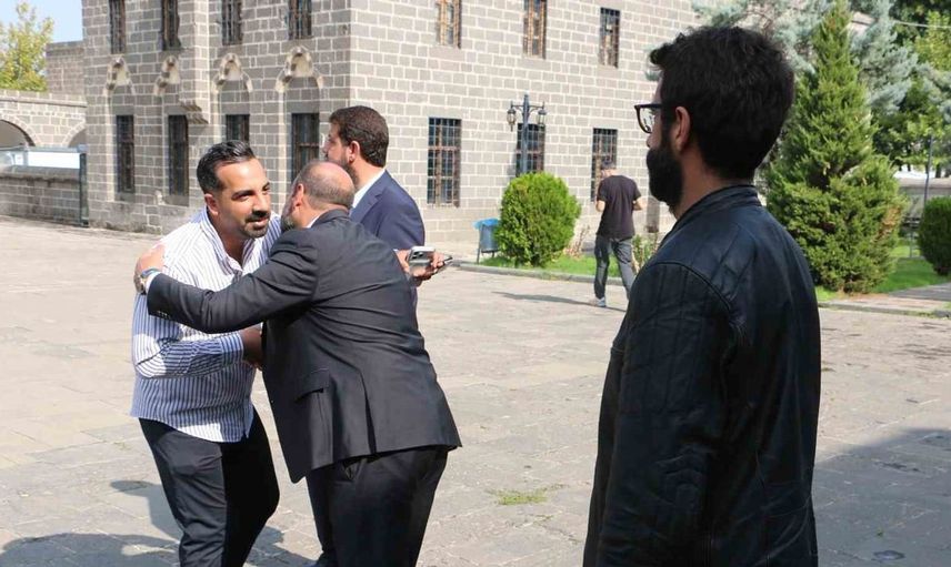 Diyarbakır'da düzenlenen mevlit programı siyasetçi ve iş dünyasını buluşturdu