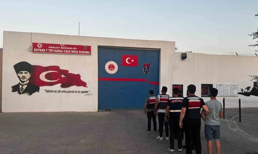 Sosyal medya dolandırıcılığına büyük darbe: 4 ilde eş zamanlı operasyon
