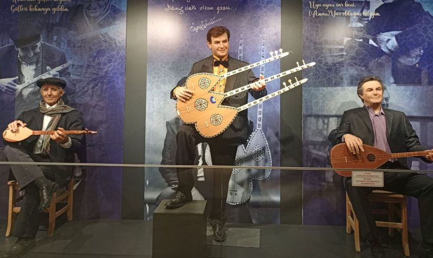 Denizli kent müzesinde özay gönlüm'ün kültürel mirası sergileniyor