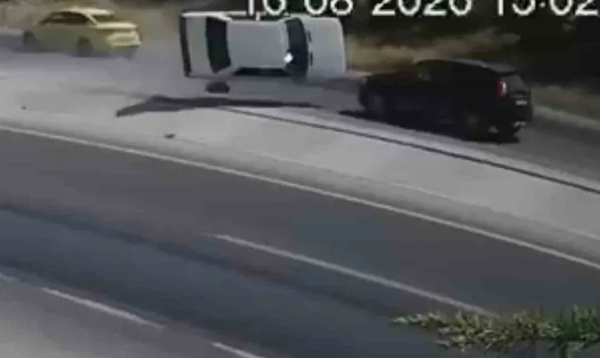 Otomobilin fırlayan parçası kaza yaptırdı: İki can kaybı yaşandı