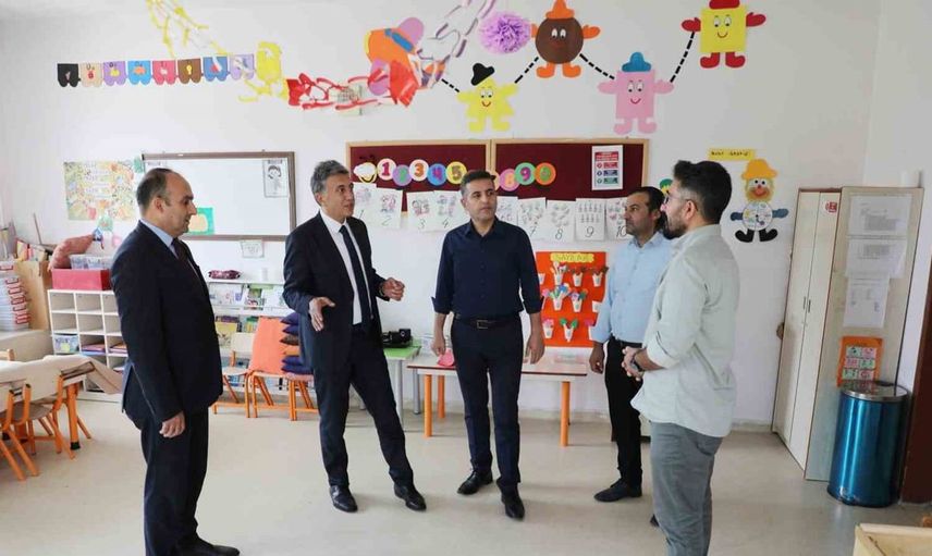 Çakan, yeni eğitim öğretim yılı hazırlıklarını ilçelerde inceledi