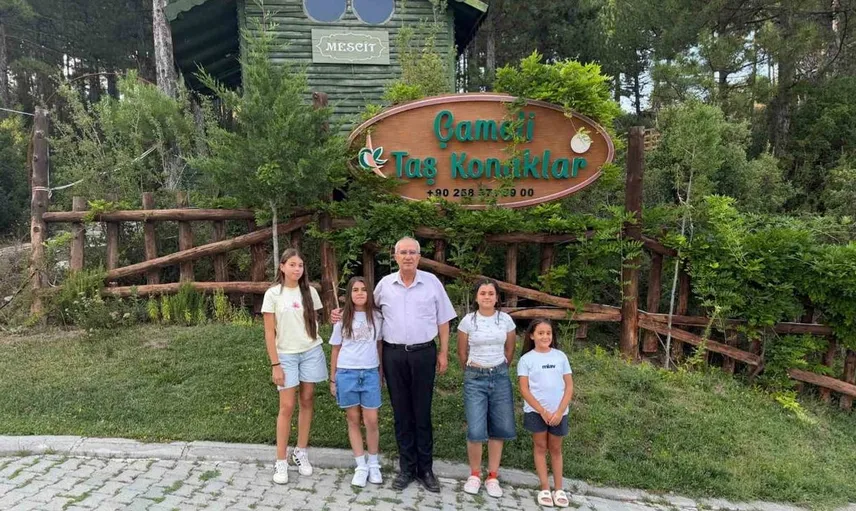 Çocukların sanatsal yetenekleri Çameli'de ödüllendirildi