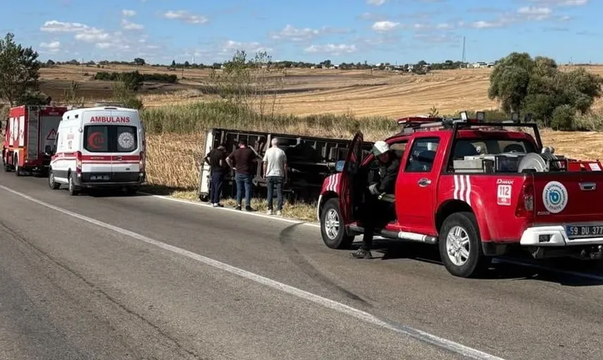 Tekirdağ'da araçlar çarpıştı: Kamyonet devrildi ama yaralanan yok