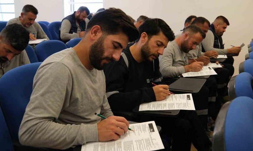 VEDAŞ'tan çalışanlara iş güvenliği kapsamında yüksekte çalışma eğitimi