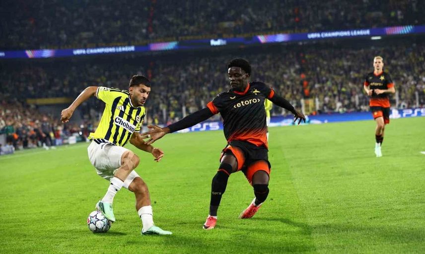 Fenerbahçe'nin umutları sürüyor: Slavia Prag ile 2-2 berabere kalındı