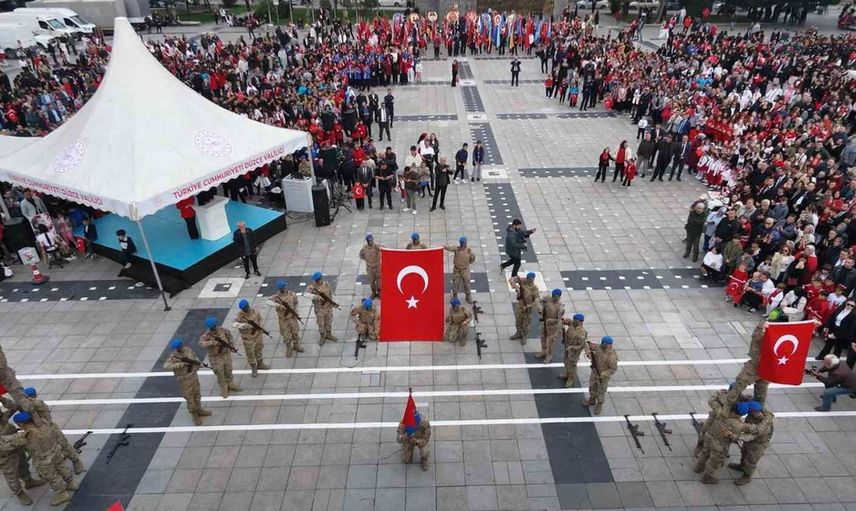 Düzce'de Cumhuriyet Bayramı'na özel komandoların gösterisi