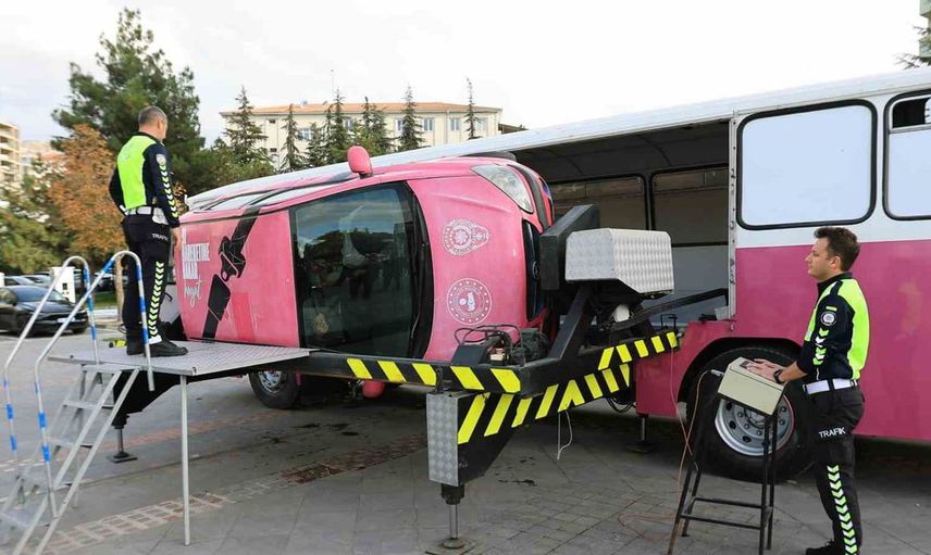 Talas'ta sürücülere güvenli sürüş eğitimi verildi