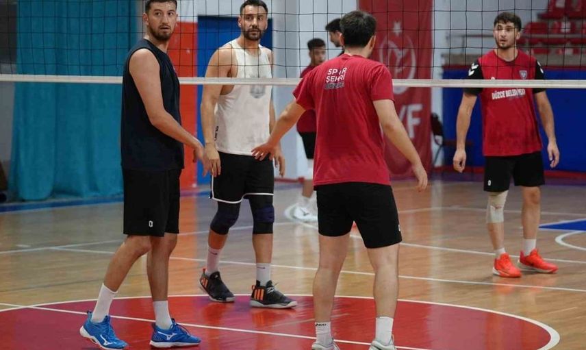 Düzce Belediyespor Erkek Voleybol Takımı sezon açılışına hazırlanıyor