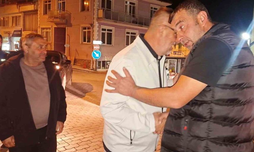 Hisarcık'tan umre kafilesi dualarla kutsal topraklara uğurlandı