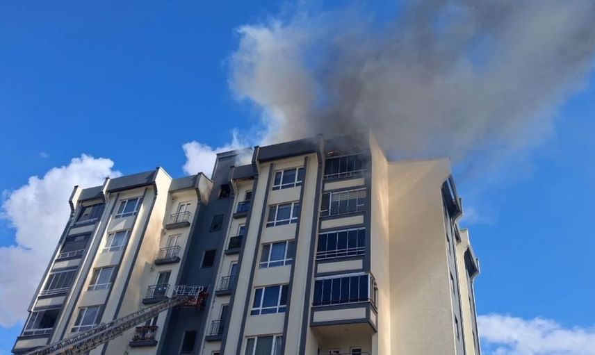 Lüleburgaz'daki çatıda yangın: itfaiye kontrol altına aldı