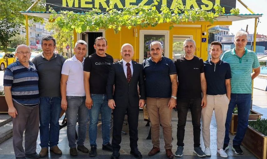 Aydın Valisi Dr. Osman Varol, taksi durağında şoförlerle bir araya geldi
