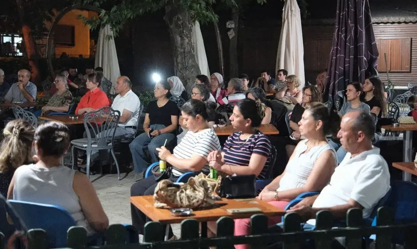 Sarıgöl'de edebiyatseverler bir araya geldi: öykü ve gerçeklik üzerine söyleşi