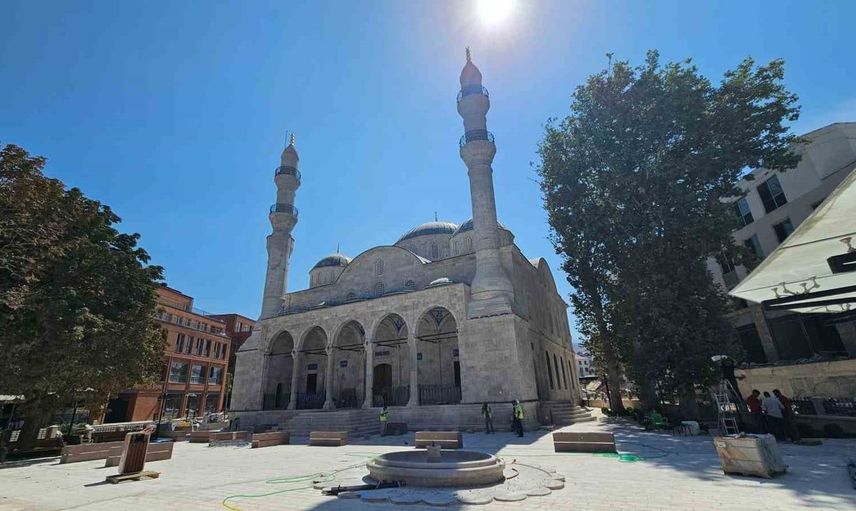 Malatya'nın simgelerinden Şemsiye Sokak yeniden düzenleniyor