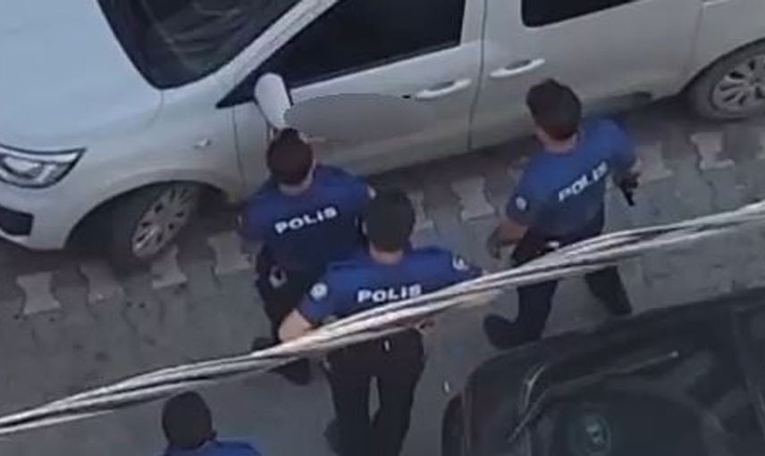 Esenyurt'ta bıçaklı saldırgan paniğe neden oldu