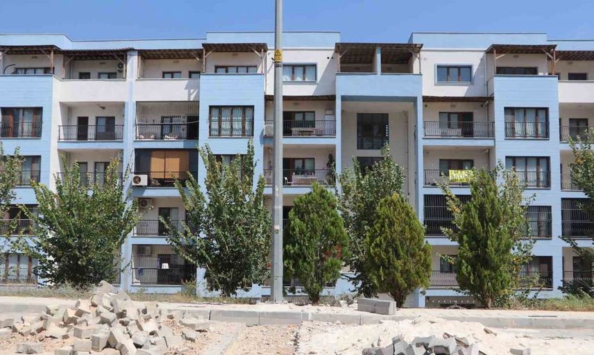 Sarıçam'daki konut sakinleri yolsuzluğa isyan etti: 'Bize yapılanlara yazık'