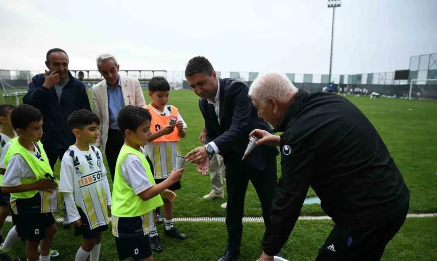 Kastamonu'da yaz futbol okulu büyük ilgi gördü: 120 çocuk eğitim aldı