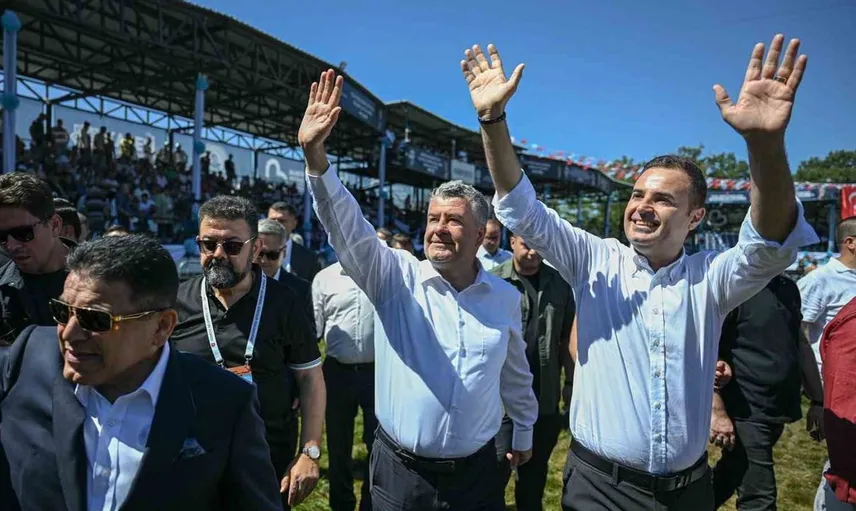Mustafa Taş, 66. kurtdereli mehmet pehlivan yağlı güreşleri'ni kazandı