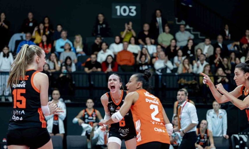 Eczacıbaşı Peron İstanbul, Manisa Belediyespor ile coşkulu bir derbiye hazırlanıyor