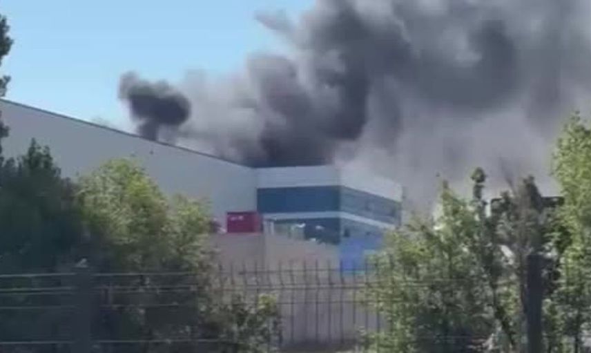 Akyurt'ta market deposunda yangın paniği