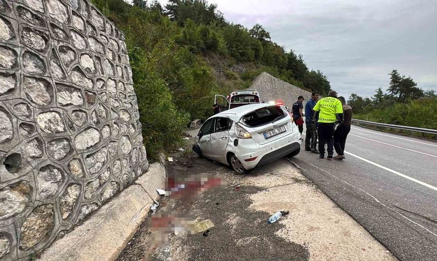 Amasra'da otomobil kazasında 3 kişi yaralandı