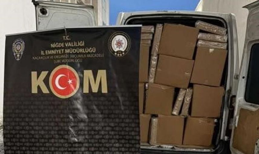 Niğde'de polis, milyonluk kaçak makaron operasyonu düzenledi