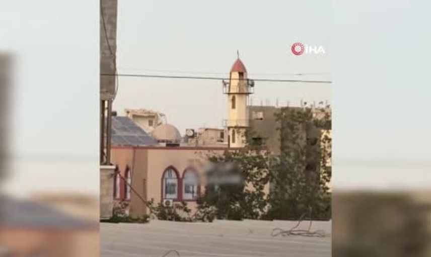 İsrail, Gazze'deki bir camiyi düzenlediği hava saldırısıyla yıktı
