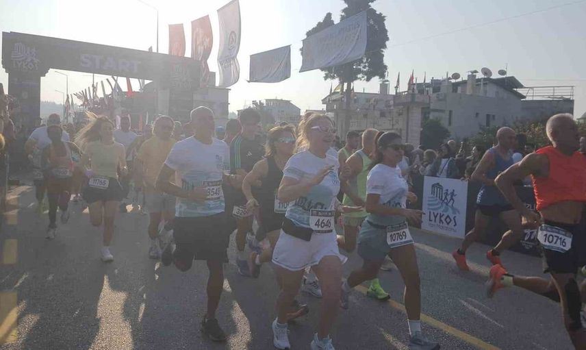 Denizli'de binlerce koşucu Lykos yarı maratonunda buluştu