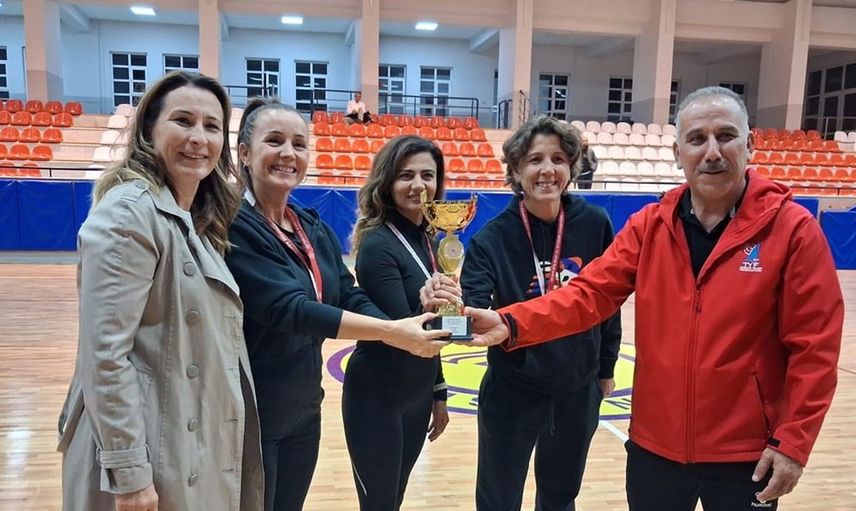 Aydın'da kamu çalışanları 3x3 basketbol turnuvasında başarılı mücadeleler