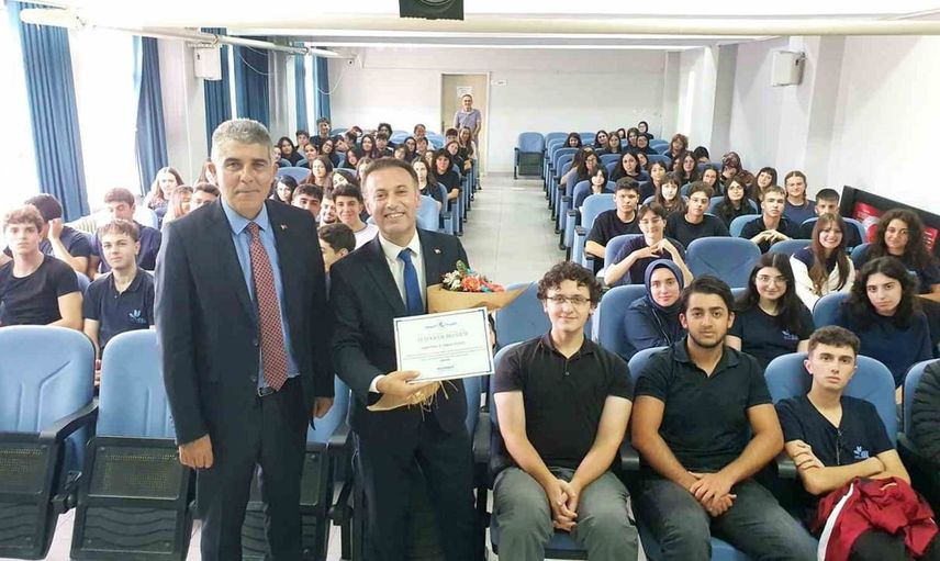 Samsun'da akademisyenlerden öğrencilere ilk ders desteği