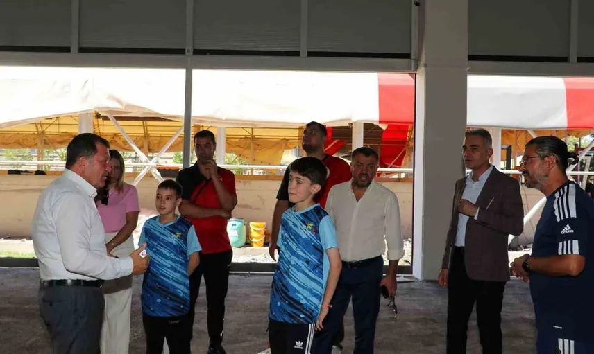 Kayseri kız takımı masa tenisinde Türkiye şampiyonu unvanını kazandı