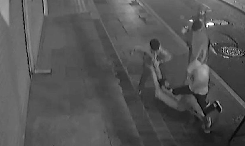 Zeytinburnu'nda aile içi tartışma kanlı bitti: Çekiçli saldırıda yaralandı