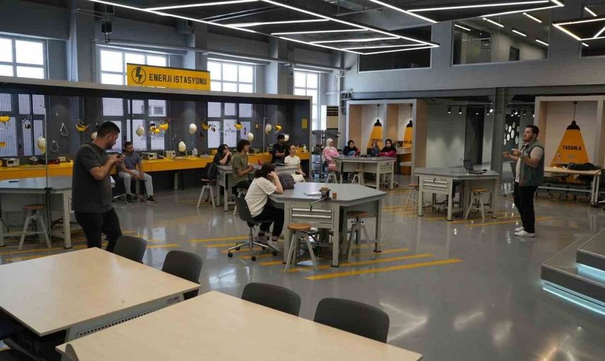 Karabük Üniversitesinde lise öğrencilerine dijital üretim ve yapay zeka eğitimi