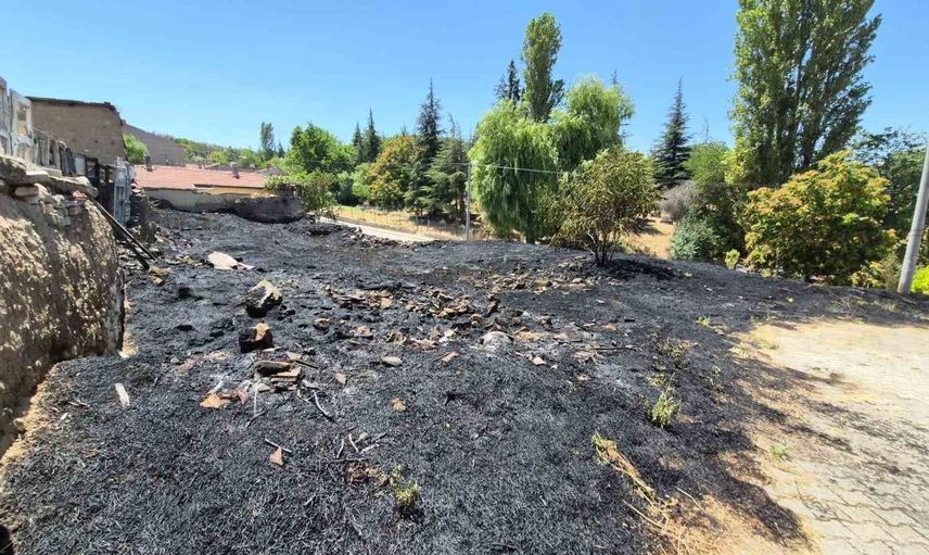 Eskişehir’de otluk alanda çıkan yangın mahalleliyi korkuttu