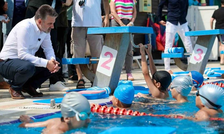 Başkan vekili Biba’dan minik yüzücülere ziyaret