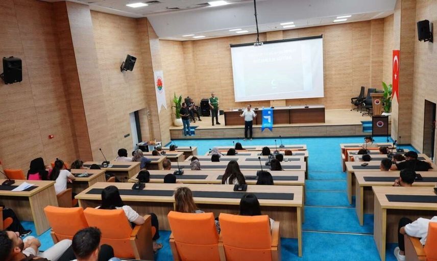 Şırnak'ta bağımlılıkla mücadele eğitimiyle sosyal farkındalık artırılıyor