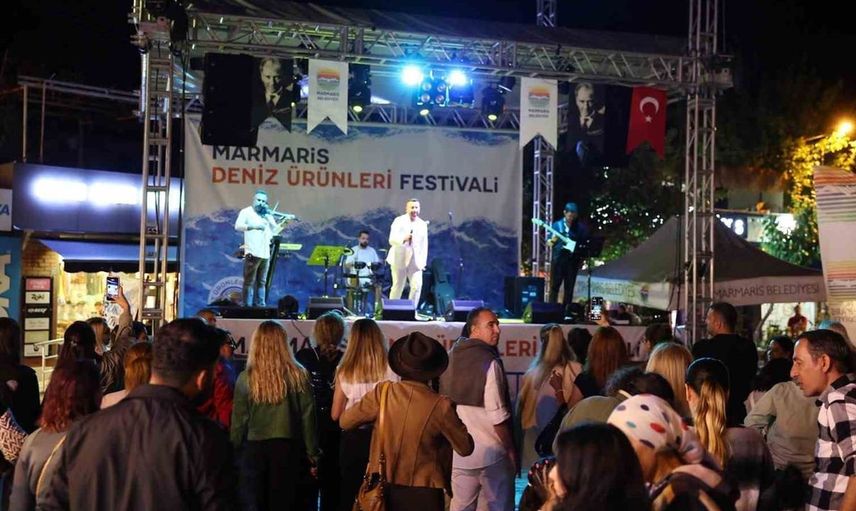 Marmaris’te deniz ürünleri festivali coşkusu tüm hızıyla sürüyor