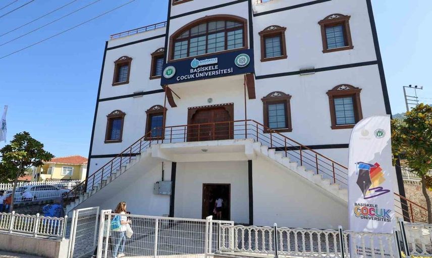 Başiskele çocuk üniversitesi yeni döneme 144 öğrenciyle başlıyor