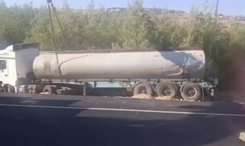 Gelin konvoyuna çarpmamak için manevra yapan tanker ormana uçtu
