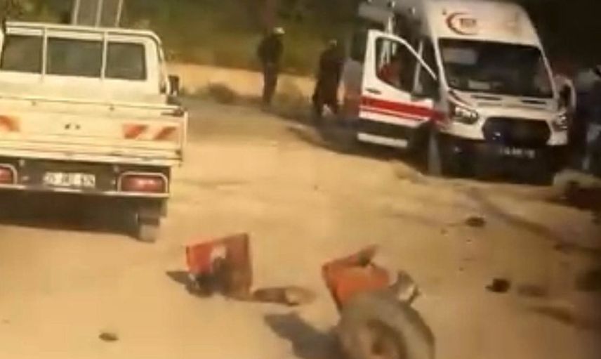 İzmir'de hemzemin geçitte tren ile traktör çarpıştı: 2 yaralı