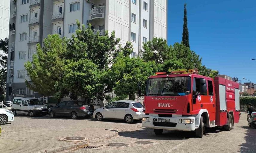 Eski kız arkadaşının daire kapısını ateşe veren şahıs için kaçış operasyonu başlatıldı