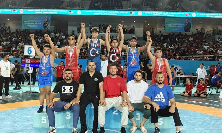 Bursa Büyükşehir Belediyespor, minikler güreş Türkiye şampiyonası'nda 14 madalya kazandı