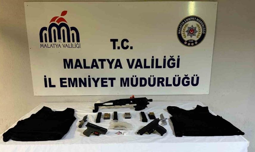 Malatya'da düzenlenen operasyonda aranan 4 kişi yakalandı