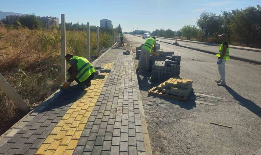 Aydın’da 17 ilçede eş zamanlı yol çalışmaları devam ediyor