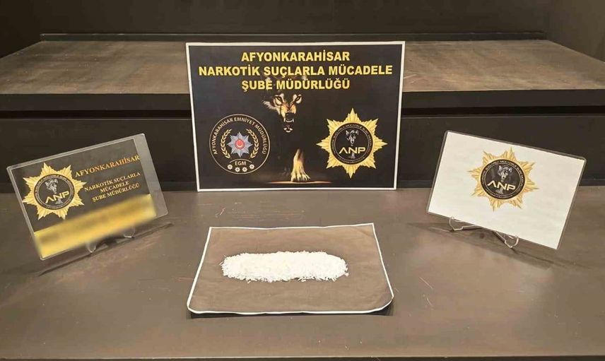Afyonkarahisar'da uyuşturucu operasyonu: Üç kişi tutuklandı