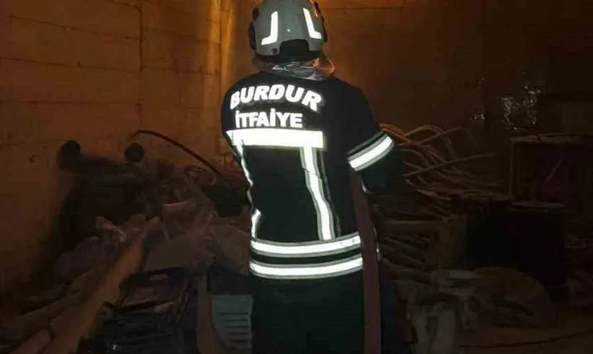 Burdur'daki çiftlik yangını itfaiyenin hızlı müdahalesiyle kontrol altına alındı