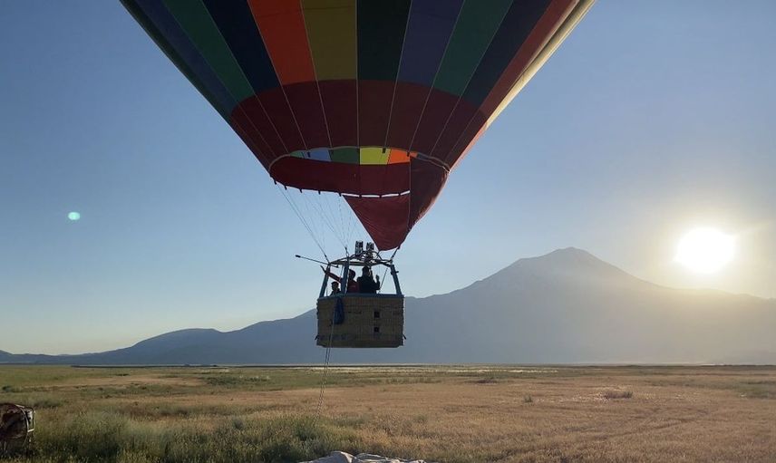 Ağrı Dağı'nda sıcak hava balonu turizmi başlıyor