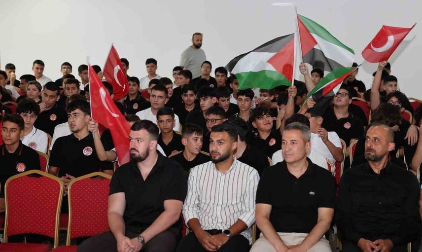 Gazze'de öğrencilik: Yıkımın ortasında eğitim mücadelesi
