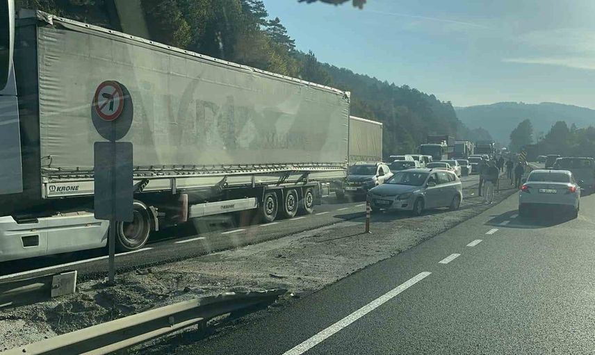Rüzgar türbini taşımak için trafik durduruldu
